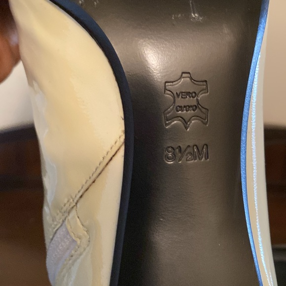 These beauties are for my VINTAGE LOVERS!! Absolutely my favorite style of boots - Picture 12 of 12